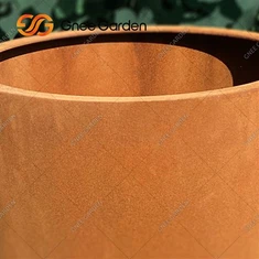 Цветочный горшок из кортеновской стали для украшения сада